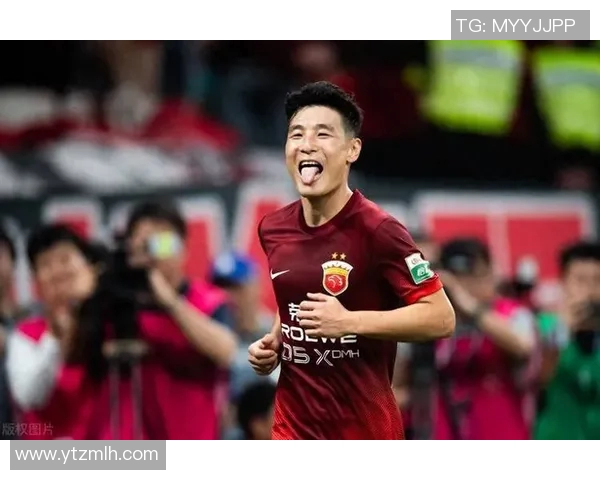 武磊赛场爆发小插曲，裁判如何处理？